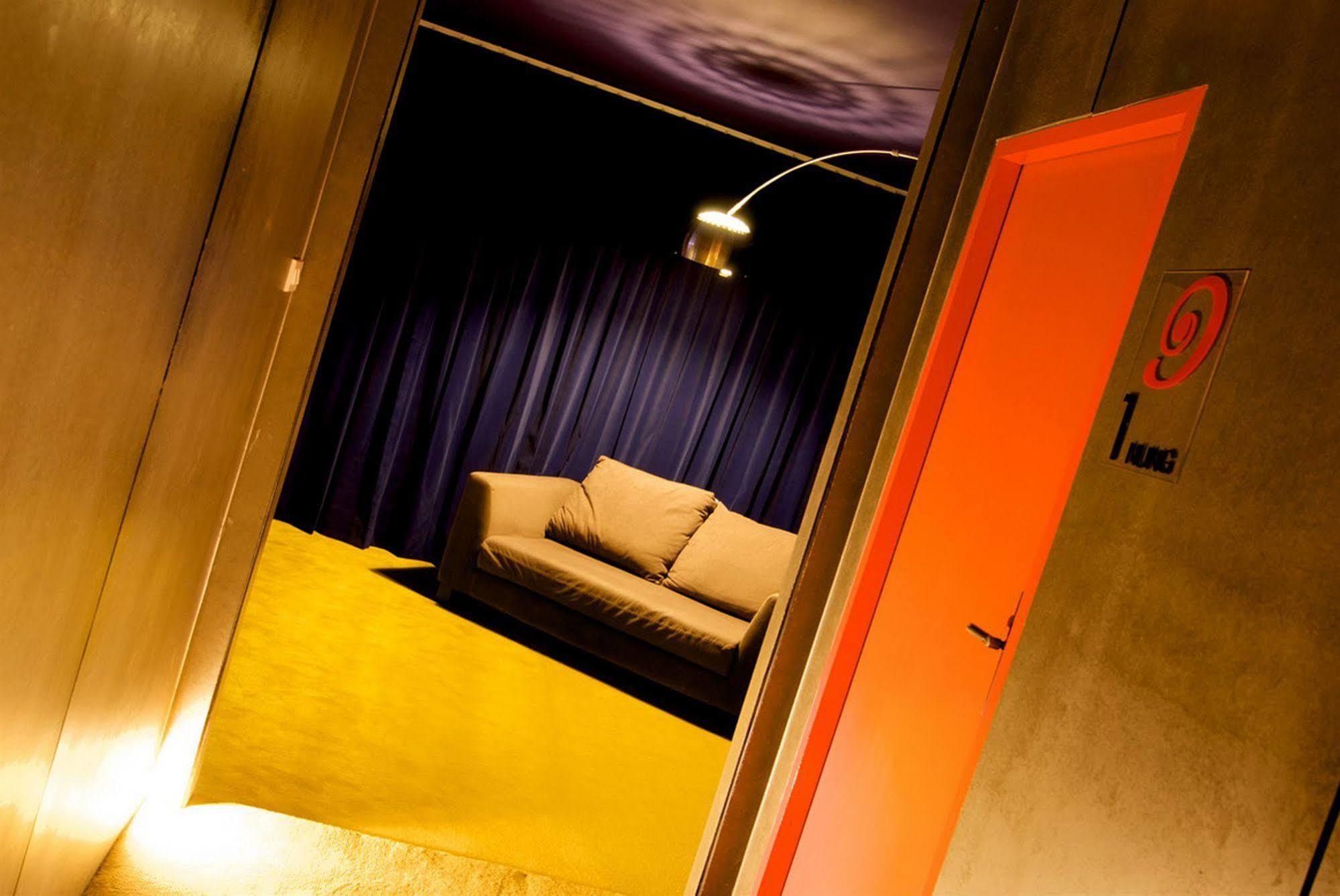 Justbeds Hotel Bangkok Ngoại thất bức ảnh