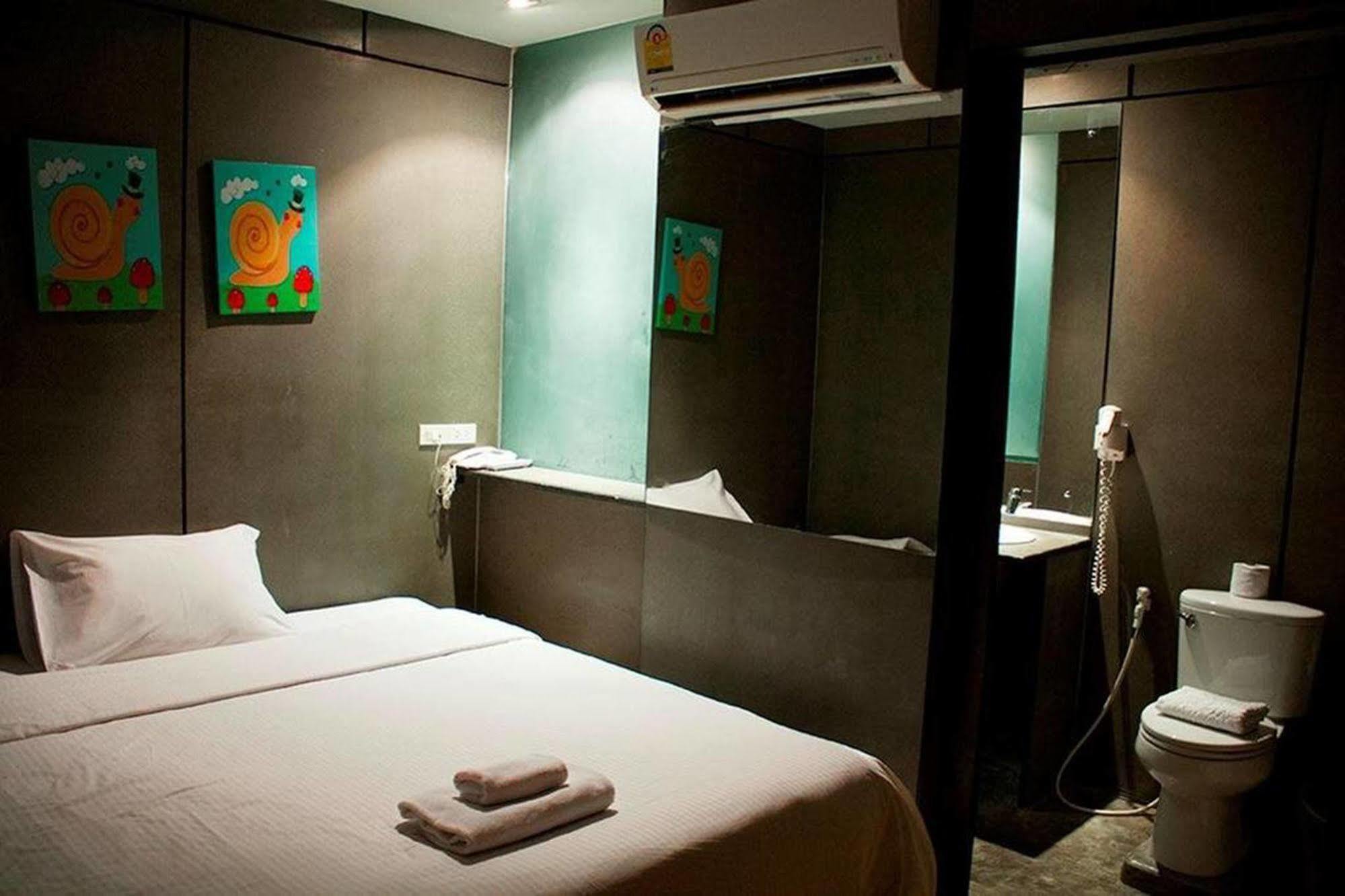 Justbeds Hotel Bangkok Ngoại thất bức ảnh