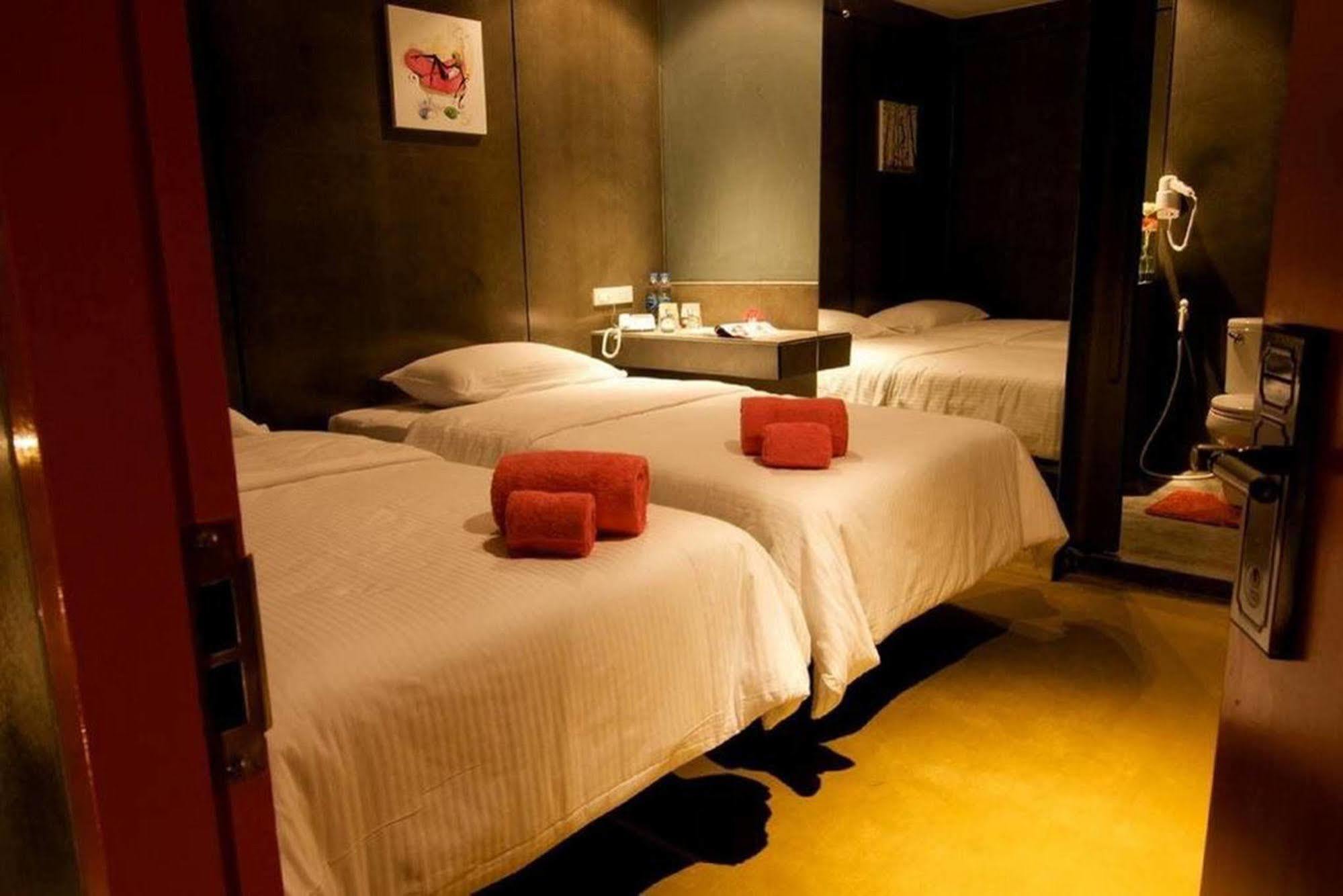 Justbeds Hotel Bangkok Ngoại thất bức ảnh