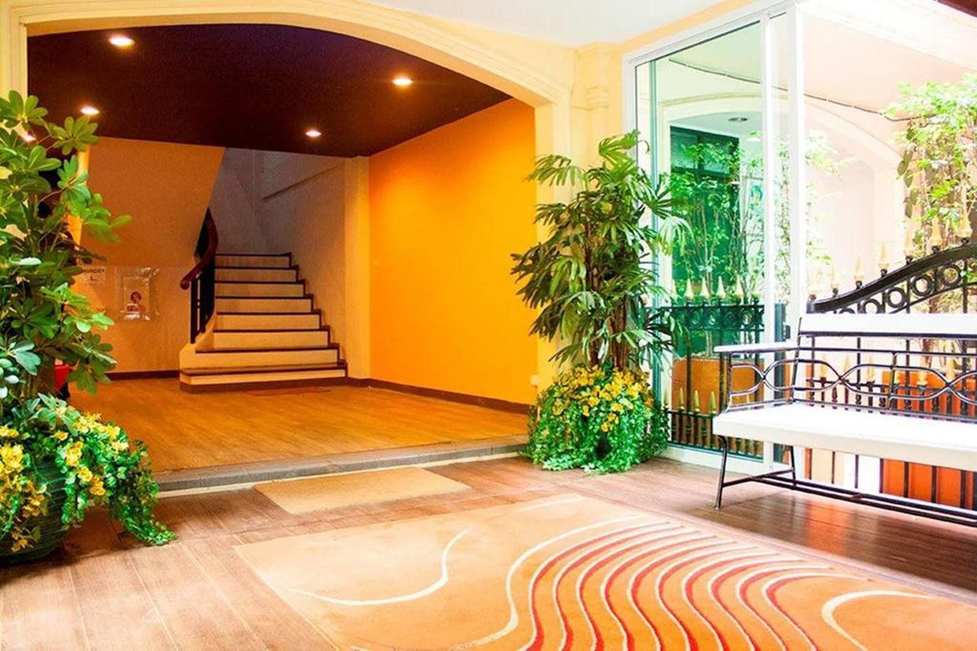 Justbeds Hotel Bangkok Ngoại thất bức ảnh