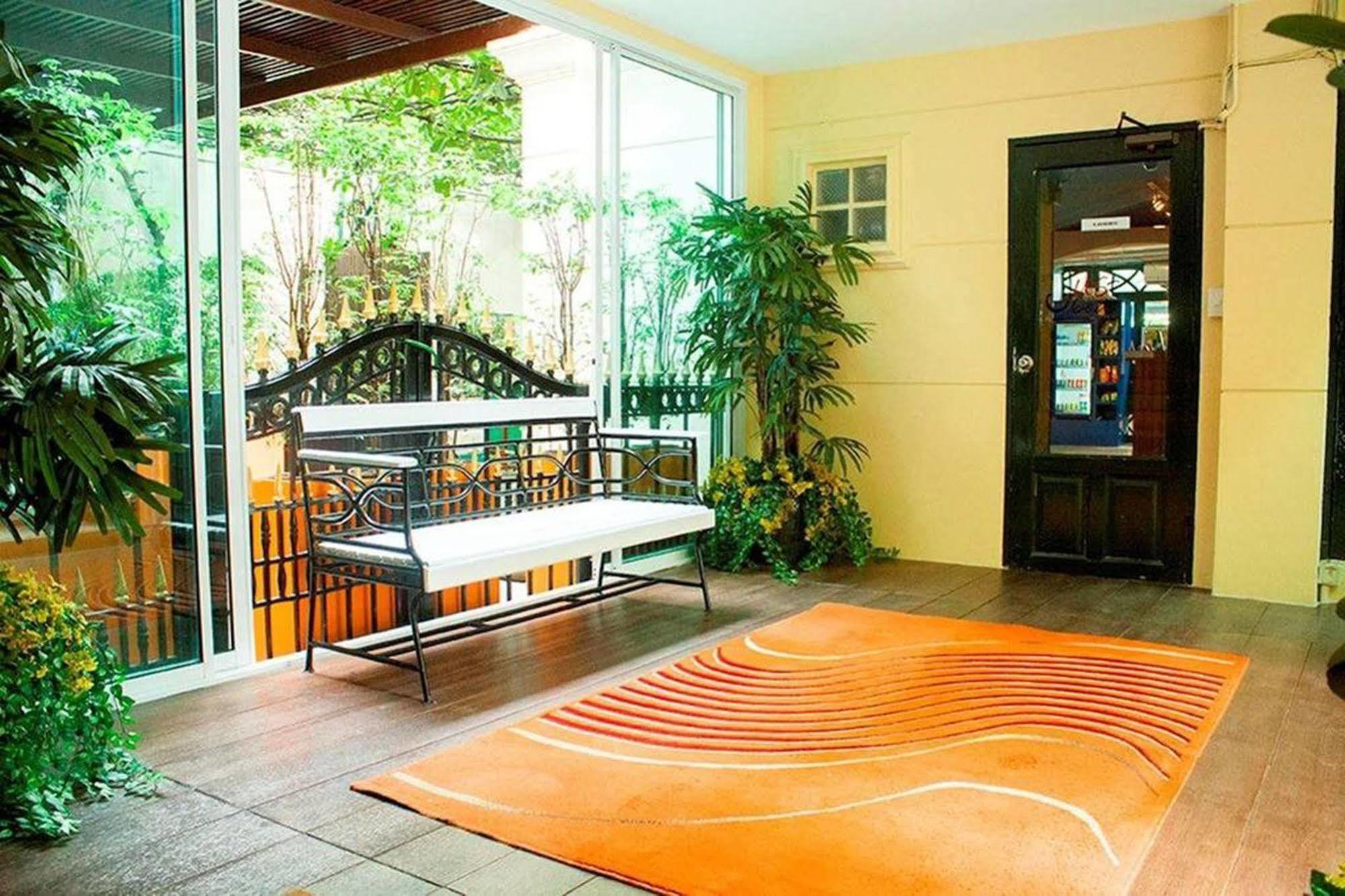 Justbeds Hotel Bangkok Ngoại thất bức ảnh